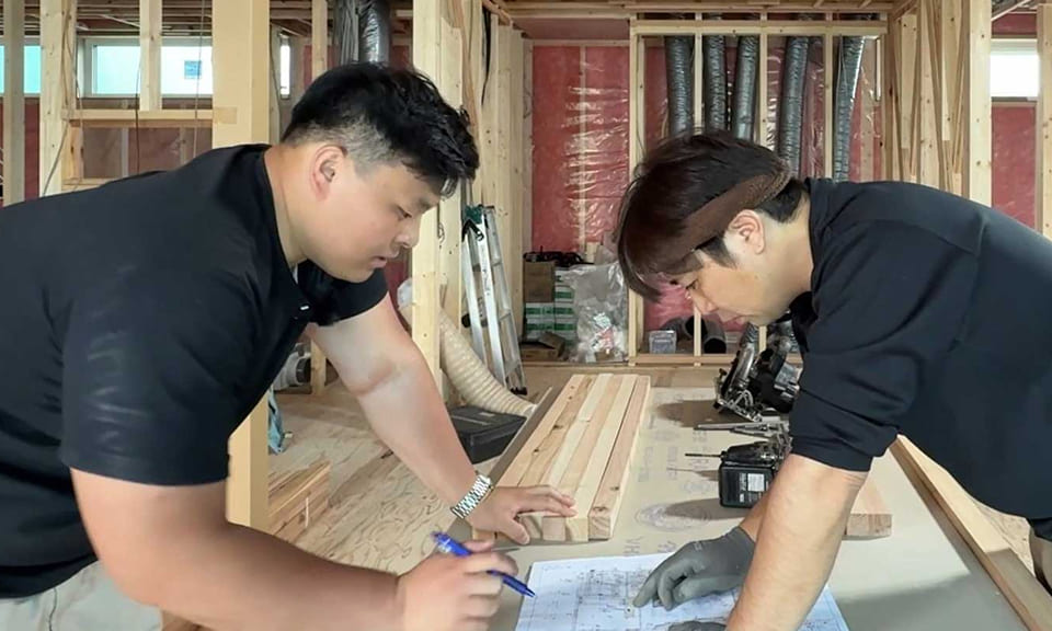 工務業務の作業風景