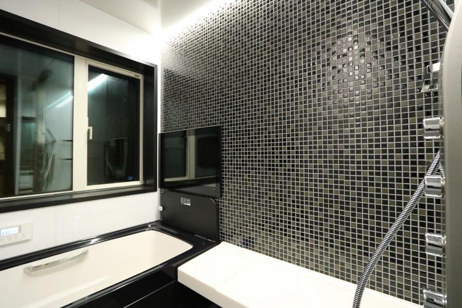 田園に建つモダンガレージ