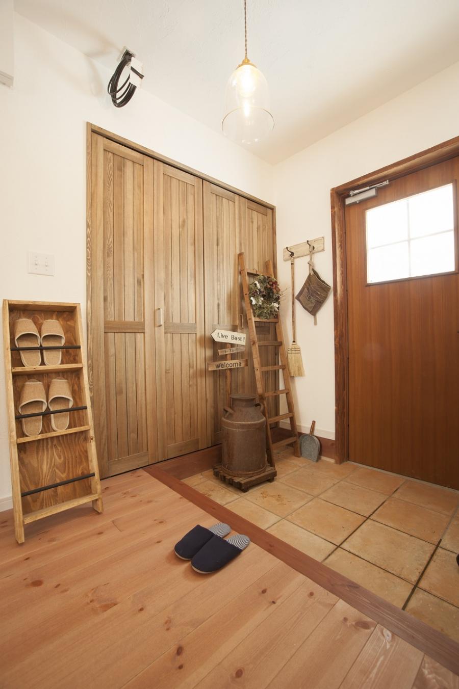 自然素材で設える南欧の家