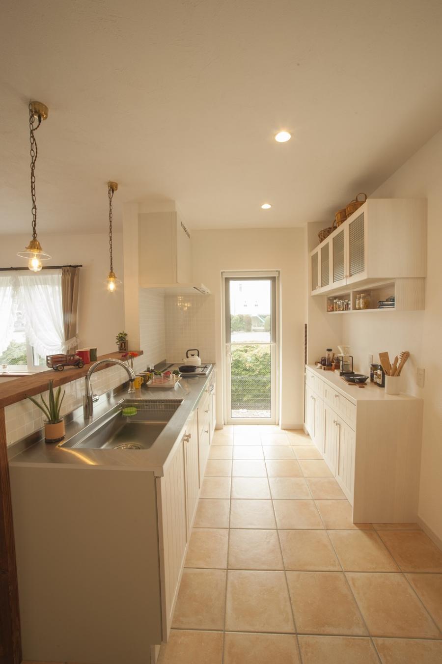 自然素材で設える南欧の家