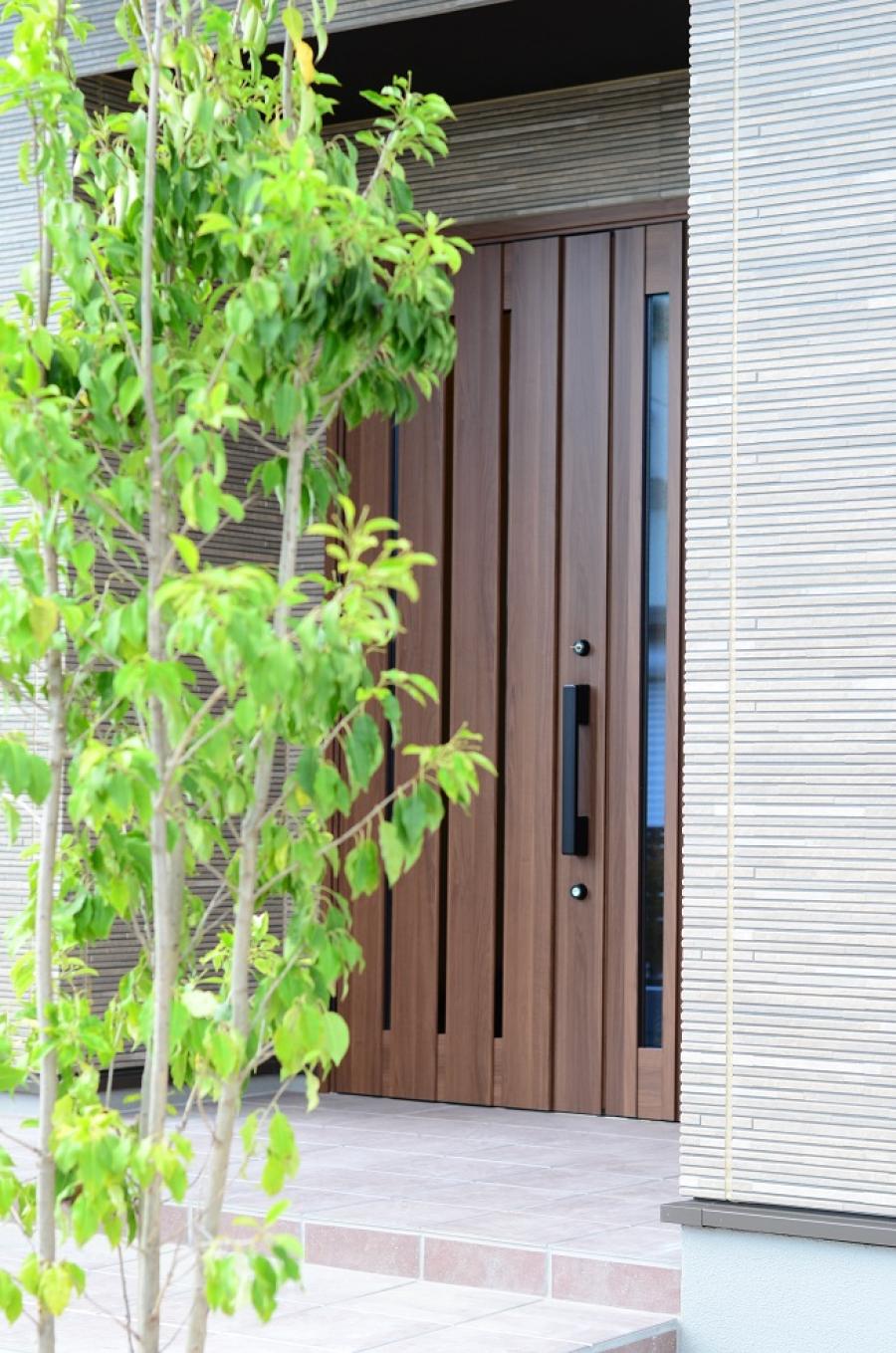 植栽で彩るアプローチ