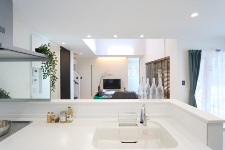 光溢れるシンプルモダンの家