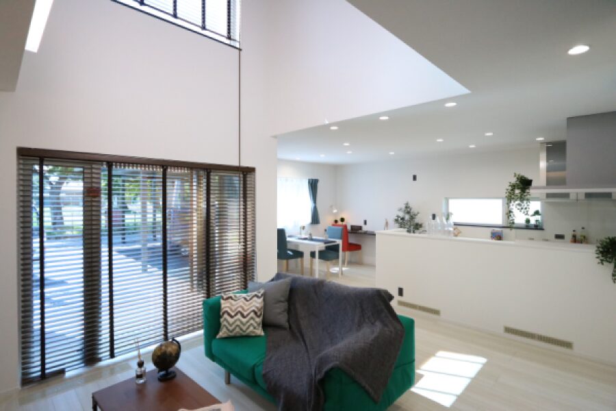 光溢れるシンプルモダンの家