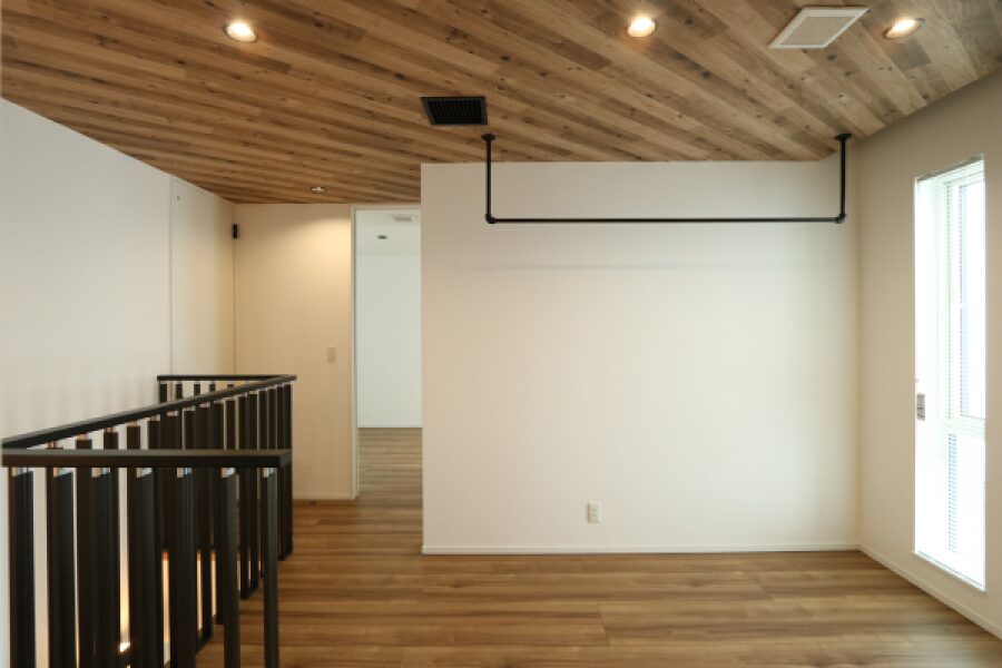 インダストリアルハウス