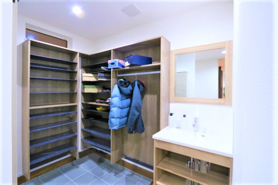 収納力抜群の多層住宅