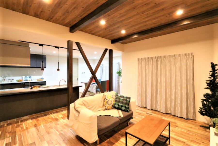 収納力抜群の多層住宅