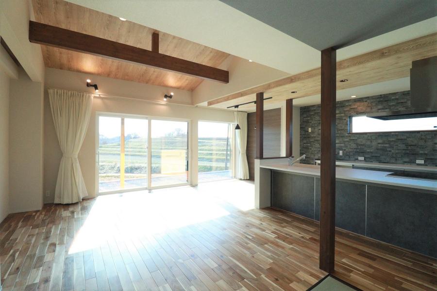 自然素材を採用した平屋