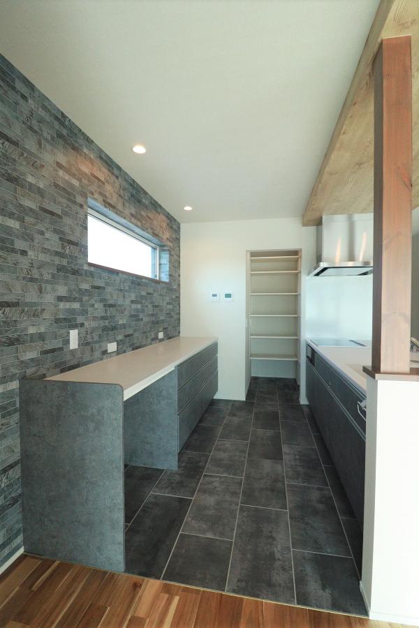 自然素材を採用した平屋