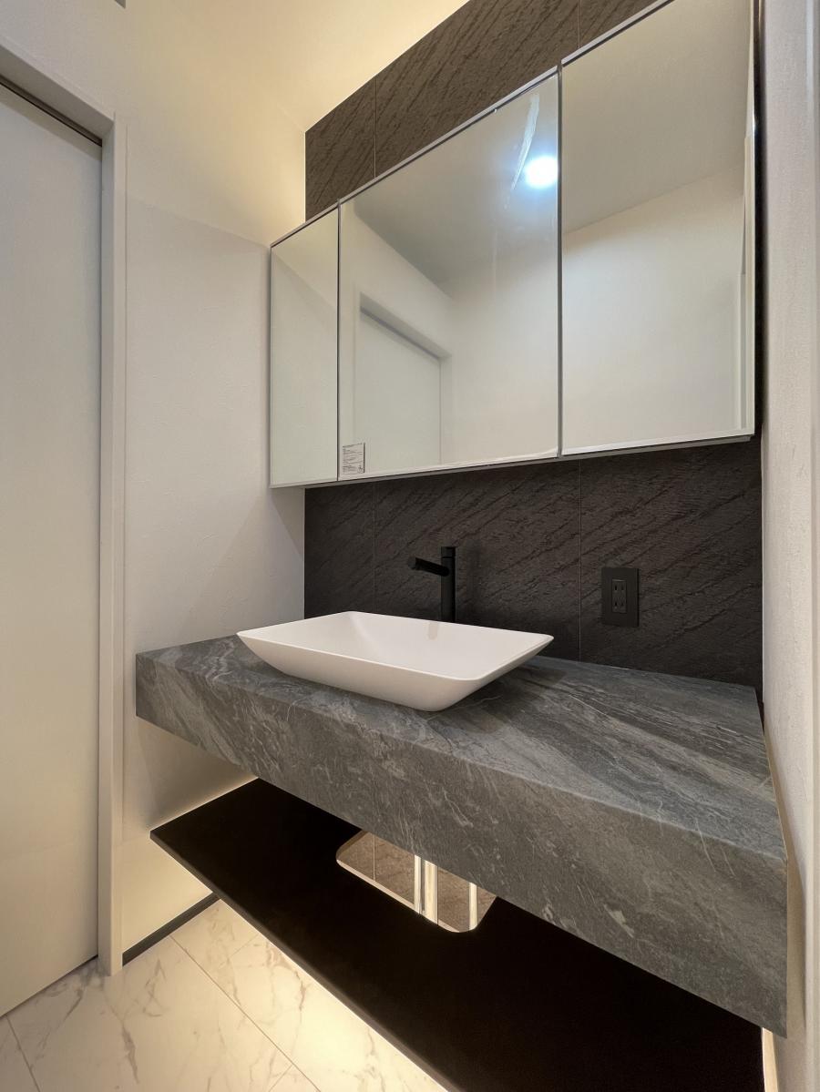 ラグジュアリーハウス