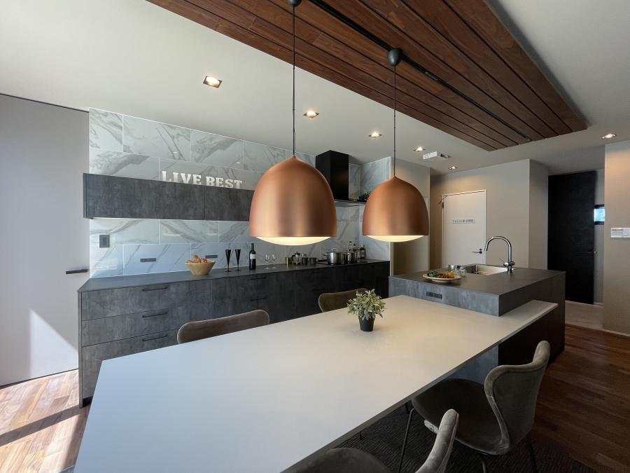 インナーガレージ＋中庭のある平屋