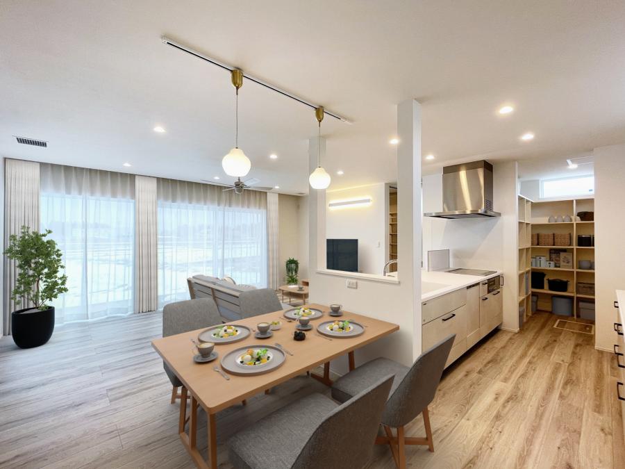 デイベッドでくつろぐ平屋