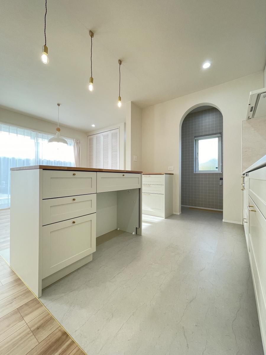 アイランドカウンターのあるこだわりの住まい