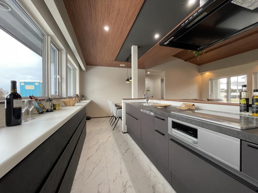 ずっとリビングに居たくなる【薪ストーブ】のある平屋