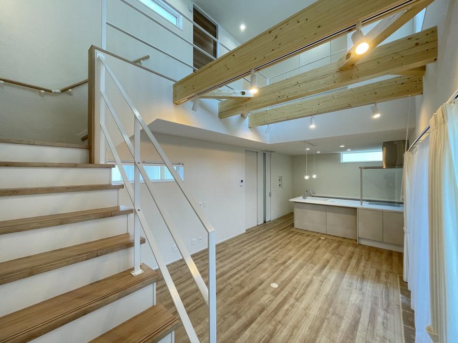 木の温もりを感じられるオープンスタイルハウス