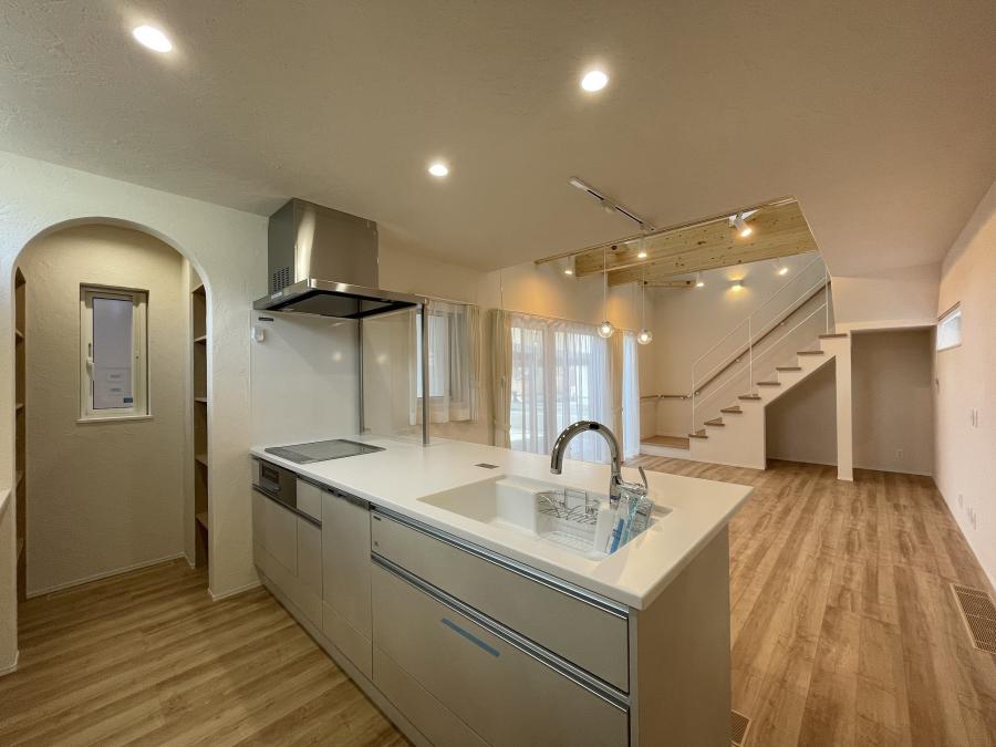 木の温もりを感じられるオープンスタイルハウス